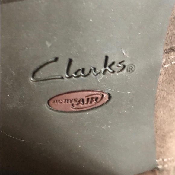 Clark’s Suede Boot - Picture 6 of 6